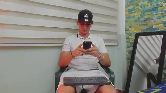 Snapshot of MasterSEX420 chatting on March 1, 2025, 3:49 pm MasterSEX420 online show from March 1, 2025, 3:49 pm