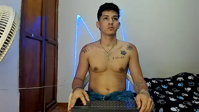 Snapshot of MasterSEX420 chatting on October 1, 2025, 3:12 am MasterSEX420 online show from October 1, 2025, 3:12 am