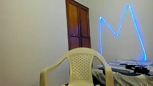 Snapshot of MasterSEX420 chatting on November 12, 2025, 1:44 pm MasterSEX420 online show from November 12, 2025, 1:44 pm