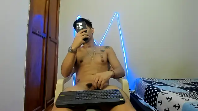 Snapshot of MasterSEX420 chatting on November 30, 2025, 1:15 pm MasterSEX420 online show from November 30, 2025, 1:15 pm