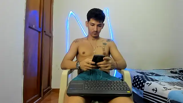 Snapshot of MasterSEX420 chatting on December 1, 2025, 1:27 pm MasterSEX420 online show from December 1, 2025, 1:27 pm