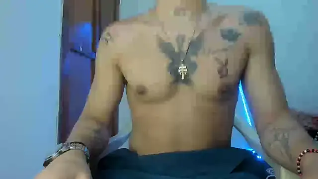 Snapshot of MasterSEX420 chatting on December 19, 2025, 2:18 am MasterSEX420 online show from December 19, 2025, 2:18 am