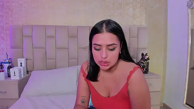 EmmaTorres  online show from December 16, 2024, 8:16 pm