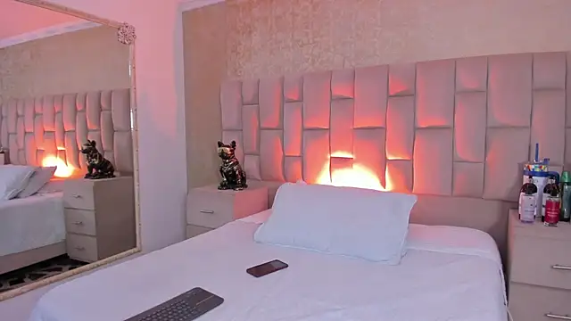 Snapshot of EmmaTorres_ chatting on October 29, 2025, 8:21 pm EmmaTorres online show from October 29, 2025, 8:21 pm