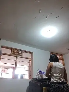 Snapshot of EmmaTorres_ chatting on November 20, 2025, 4:18 pm EmmaTorres online show from November 20, 2025, 4:18 pm