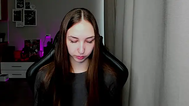 Sm0ly online show from April 28, 2026, 1:59 am