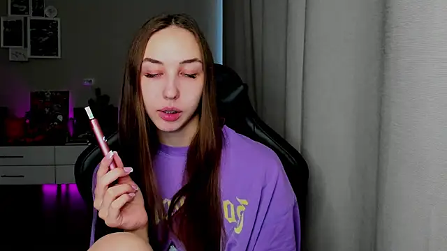 Sm0ly online show from May 25, 2026, 2:39 am