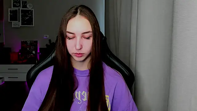 Sm0ly online show from May 26, 2026, 3:02 am