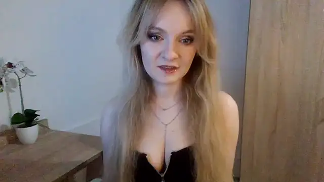 AlmaHoney online show from March 16, 2025, 9:05 pm