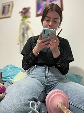 Cloew Marz online show from April 10, 2026, 4:33 pm