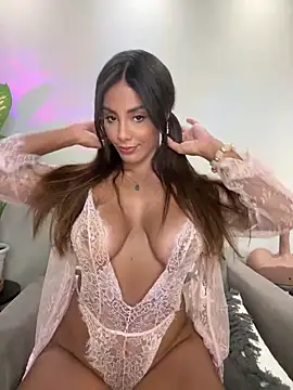 Brownfitbabyy online show from January 14, 2026, 11:49 am