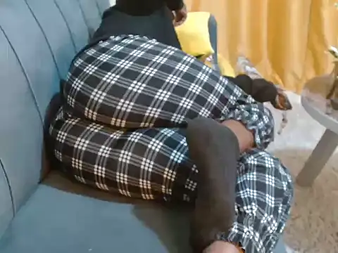 Snapshot of leslysexygirl chatting on November 26, 2025, 6:25 am leslysexygirl online show from November 26, 2025, 6:25 am