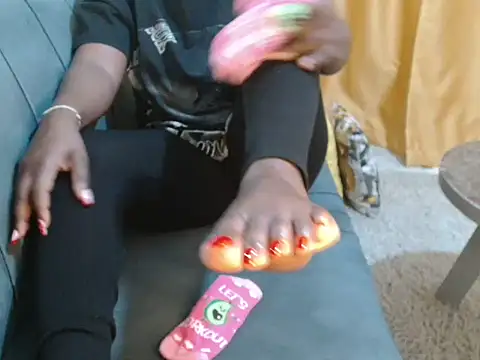 leslysexygirl online show from December 15, 2025, 6:17 am