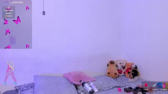 crystalvazquez online show from September 23, 2025, 10:51 am