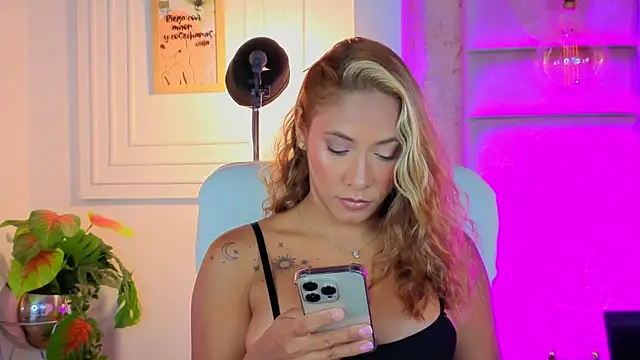 AlessiaLondon online show from July 4, 2026, 9:15 am