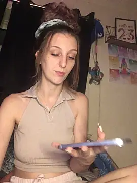 Snapshot of indie-rayne chatting on December 16, 2024, 9:31 pm indie-rayne online show from December 16, 2024, 9:31 pm