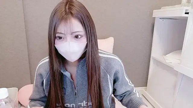  chanMOMO  online show from March 9, 2026, 11:03 am