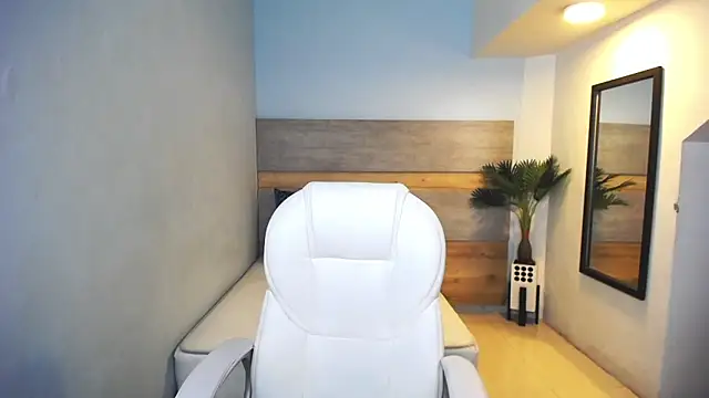 liseth fox online show from December 19, 2024, 7:40 pm