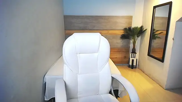 liseth fox online show from December 19, 2024, 10:42 pm