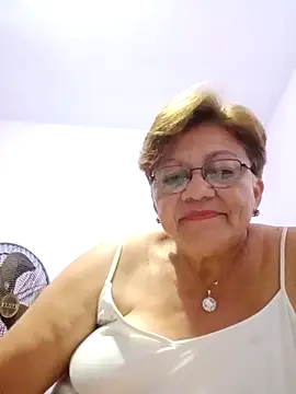 Madrastrahot69 online show from November 19, 2025, 4:45 am