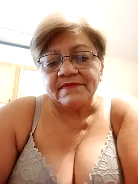 Madrastrahot69 online show from February 19, 2026, 6:59 pm