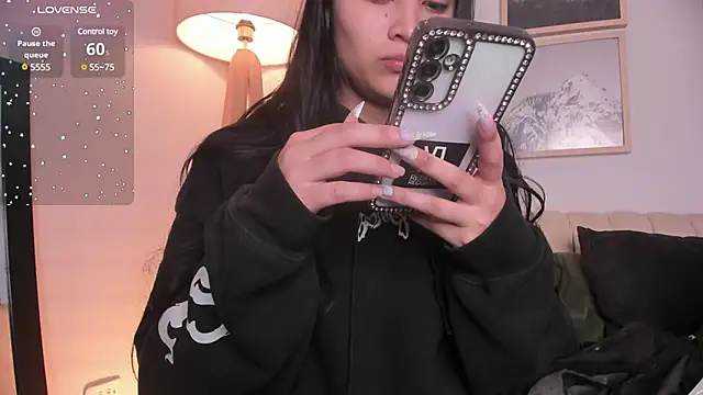 lara madisson online show from March 11, 2025, 6:21 am