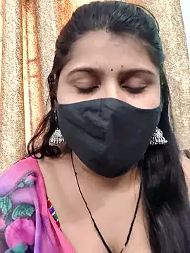 Hotty-simran online show from October 18, 2025, 4:37 am