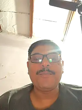 Srmotrs online show from November 11, 2025, 5:13 pm