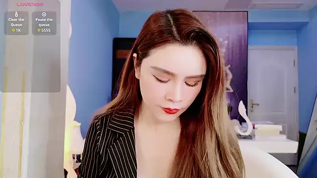 HU131452 online show from September 19, 2025, 7:47 pm