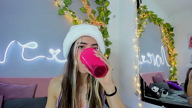 Snapshot of YouliteSllut2 chatting on December 26, 2024, 10:20 pm YouliteSllut2 online show from December 26, 2024, 10:20 pm