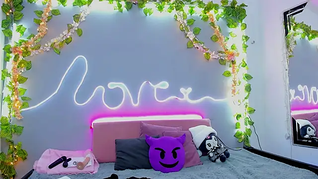 Snapshot of YouliteSllut2 chatting on December 28, 2024, 1:08 am YouliteSllut2 online show from December 28, 2024, 1:08 am