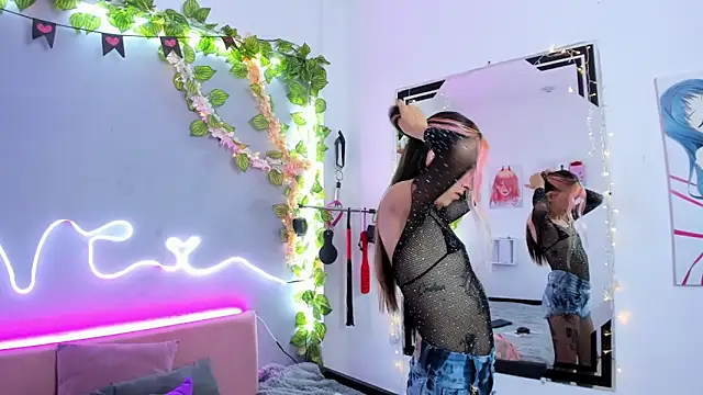 Snapshot of YouliteSllut2 chatting on February 6, 2025, 9:28 pm YouliteSllut2 online show from February 6, 2025, 9:28 pm