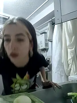 Snapshot of YouliteSllut2 chatting on March 7, 2025, 1:42 am YouliteSllut2 online show from March 7, 2025, 1:42 am