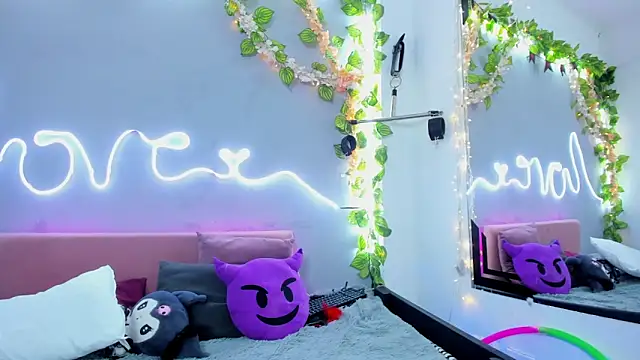 Snapshot of YouliteSllut2 chatting on March 11, 2025, 7:04 am YouliteSllut2 online show from March 11, 2025, 7:04 am