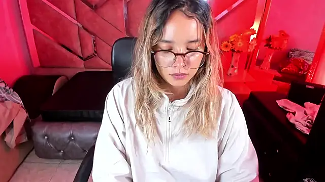 Olivia Fox69 online show from November 4, 2025, 3:27 am