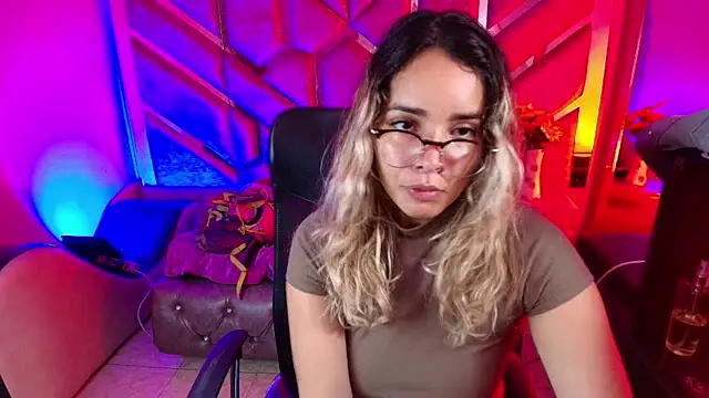 Olivia Fox69 online show from December 22, 2025, 3:58 am