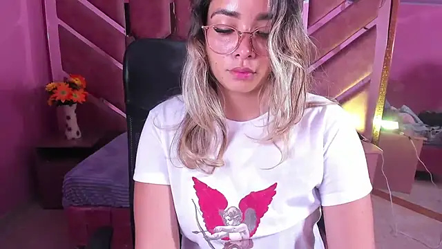 Olivia Fox69 online show from April 10, 2026, 3:01 am