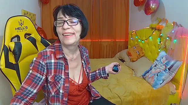 SandraHormas online show from March 11, 2025, 5:02 pm