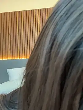 EmiilyAdams  online show from January 20, 2025, 7:57 pm