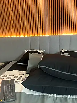 EmiilyAdams  online show from October 20, 2025, 10:21 pm