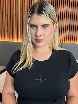 EmiilyAdams  online show from January 31, 2026, 10:52 pm