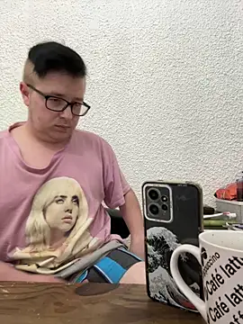 bisexualboy05 online show from September 25, 2025, 8:23 pm