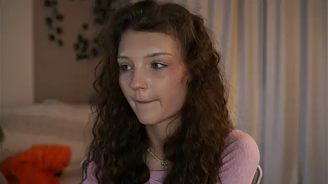 CindyGarrison online show from November 16, 2025, 11:32 pm