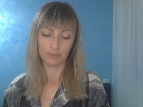 EffectMaya online show from September 25, 2025, 7:06 pm