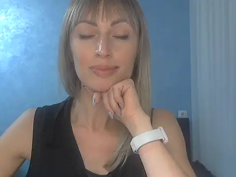 EffectMaya online show from October 25, 2025, 3:18 pm