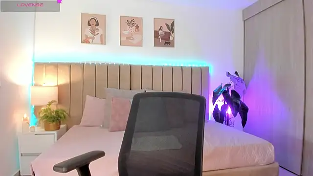 Victoria romanox online show from November 18, 2025, 5:28 pm