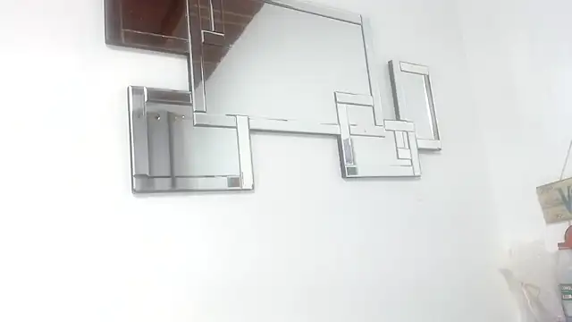 Madeline Woods online show from November 14, 2025, 12:26 pm