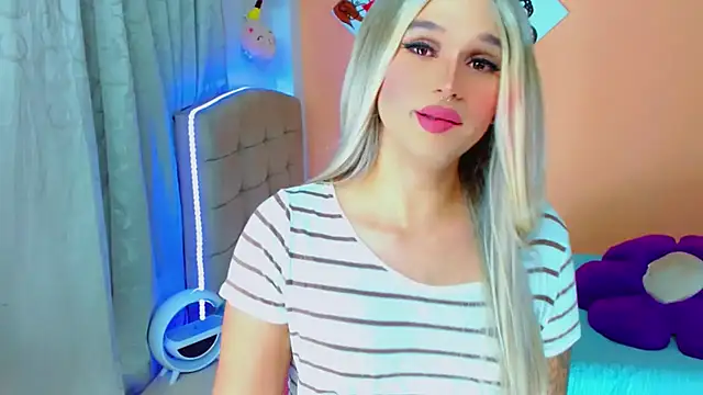 Snapshot of TaylorMon chatting on November 12, 2025, 1:17 am TaylorMon online show from November 12, 2025, 1:17 am