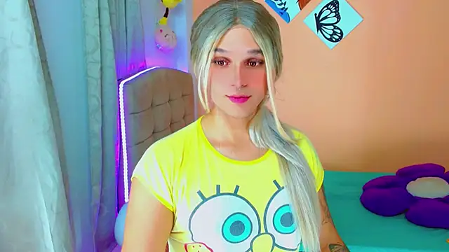 Snapshot of TaylorMon chatting on November 15, 2025, 5:49 am TaylorMon online show from November 15, 2025, 5:49 am