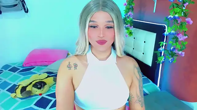 Snapshot of TaylorMon chatting on December 19, 2025, 6:59 pm TaylorMon online show from December 19, 2025, 6:59 pm